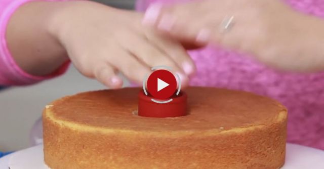 How To Make A Frozen Princess Cake - Nerdy Nummies