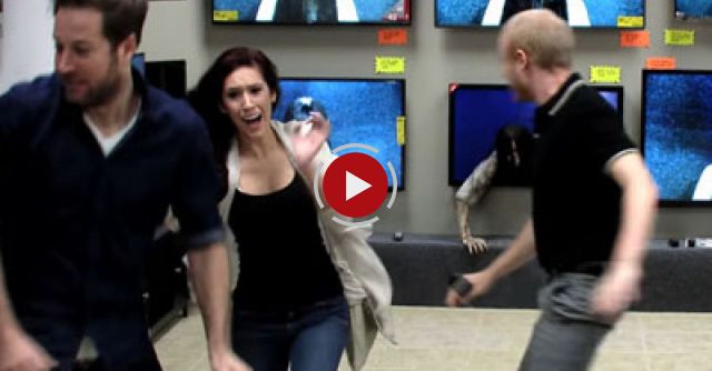 Rings (2017) - TV Store Prank