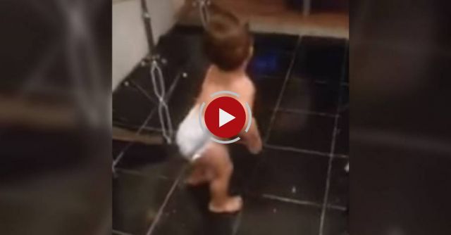 A baby gets down in the kitchen - yes, this baby can DANCE!