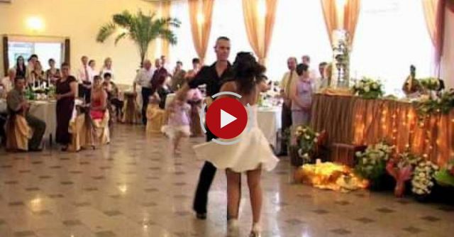 Couple nails ‘Dirty Dancing’ routine as wedding first dance, including *that* lift