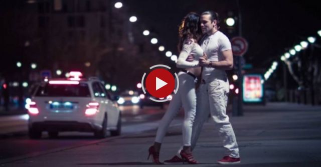 Look at these street dancers: here is the most addictive and sensual dance ever seen