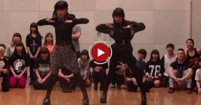 2 Japanese girls get ready to dance: have you ever seen anything like this?