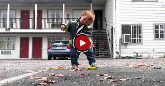Dancing two-year old shows off his super awesome dubstep moves