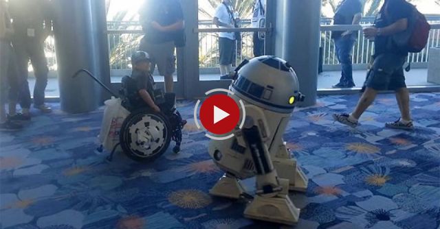 What happened at this star wars convention would have even darth vader crying
