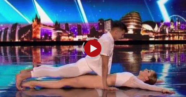 Teenage Lovers Perform MOST ROMANTIC Dance Routine!